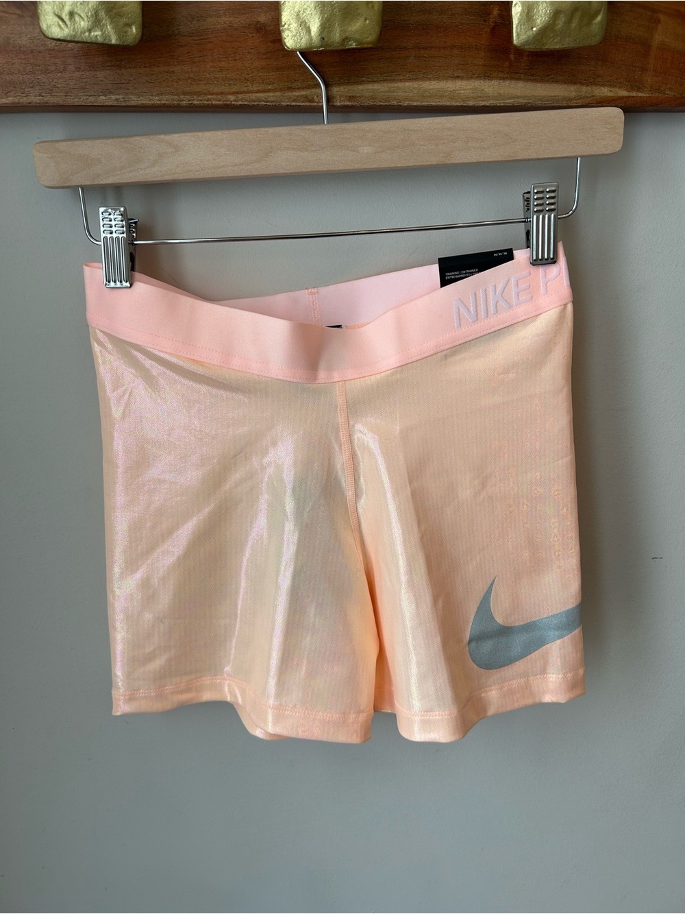 🟢 5 for $25 🟢 BNWT Nike Women’s Peach Reflective Training Shorts Size M